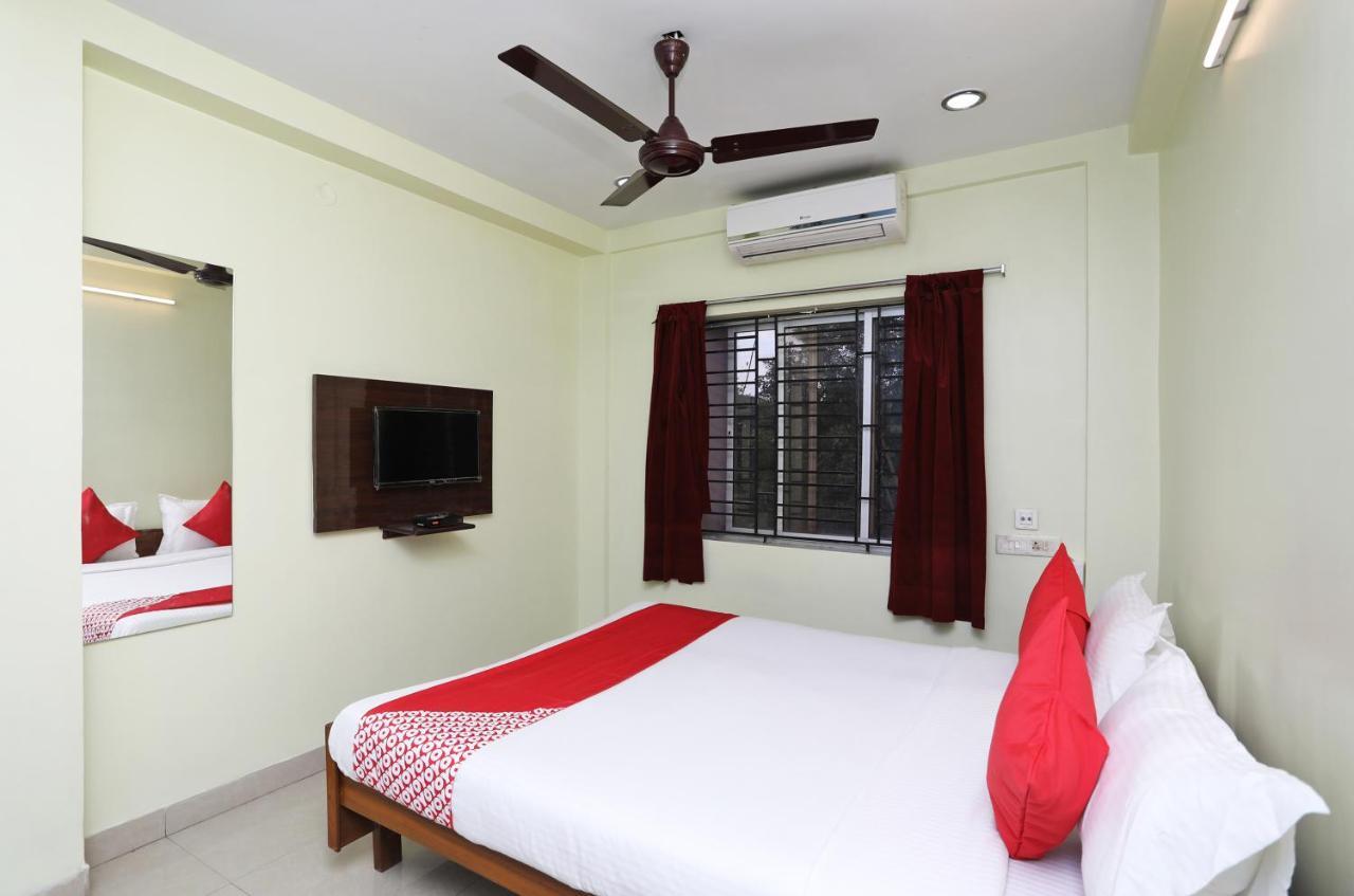 Oyo 14818 Sudarshan Apartment コルカタ エクステリア 写真
